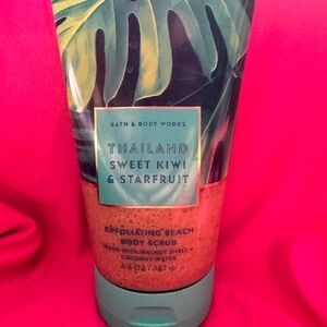 Bath & Body Works Thailand Sweet Kiwi & Starfruit Exfoliating Scrub
